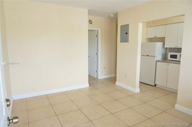 Foto del edificio - 2335 NW 7th St