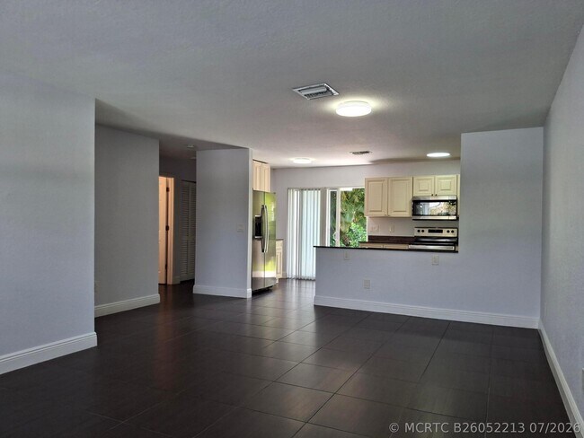 Foto del edificio - 3731 NW 110th Ave