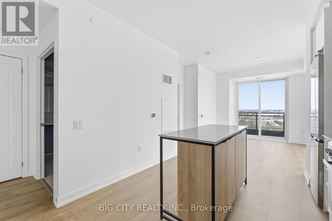 Photo du bâtiment - 9751 Markham Rd