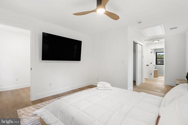 Building Photo - 39 Upper Lakeview Ave