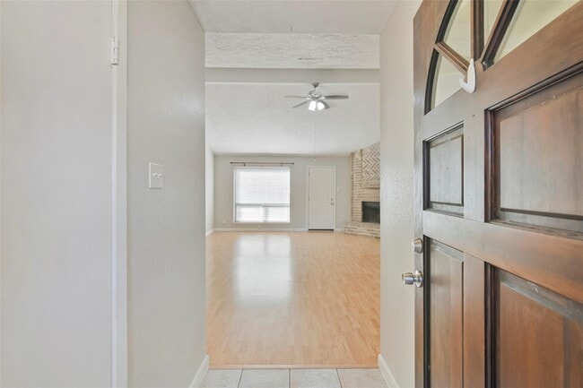 Building Photo - 4831 Bridgemont Ln