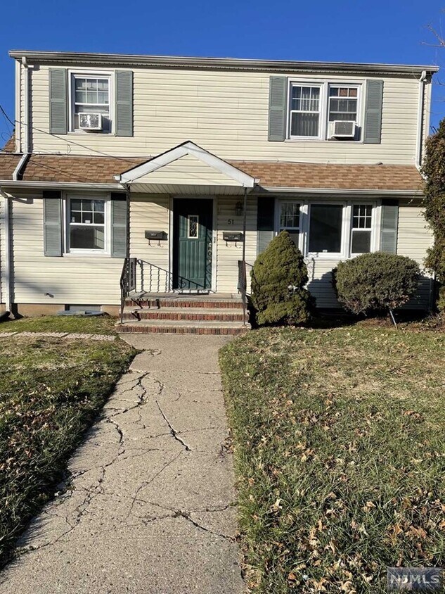 51 Philip Ave, Elmwood Park, NJ 07407 Townhome Rentals in Elmwood