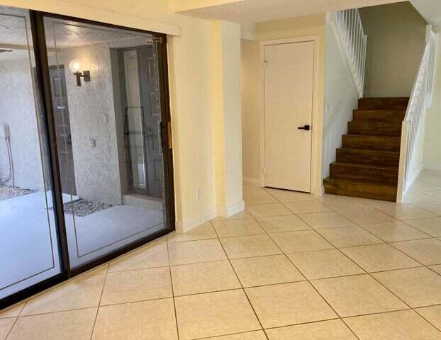 Foto del edificio - 8069 Boca Rio Dr