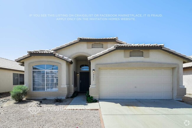 Building Photo - 2237 E Aire Libre Ave