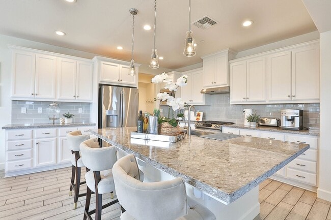 Building Photo - 1301 Morning Star Dr Morgan Hill, CA 95037