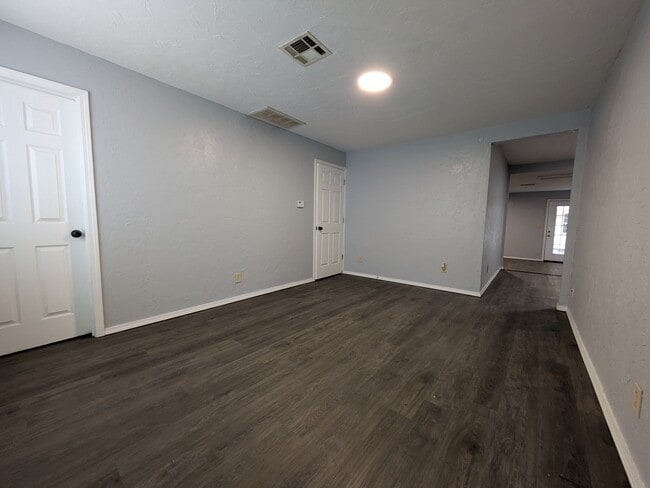Building Photo - 31 Shirley Ln
