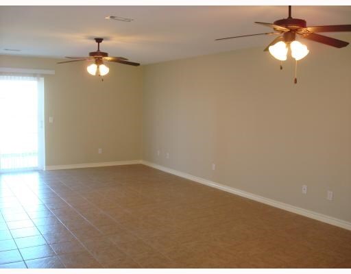Foto del edificio - 811 Meadowlands Dr