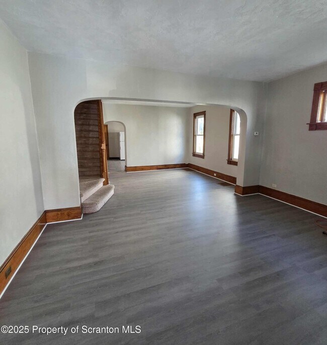 Foto del edificio - 1165 W Elm St