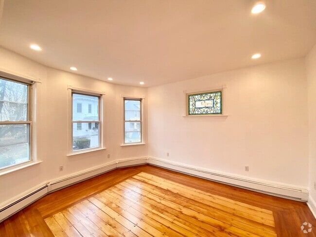 Building Photo - 20 Imrie Rd