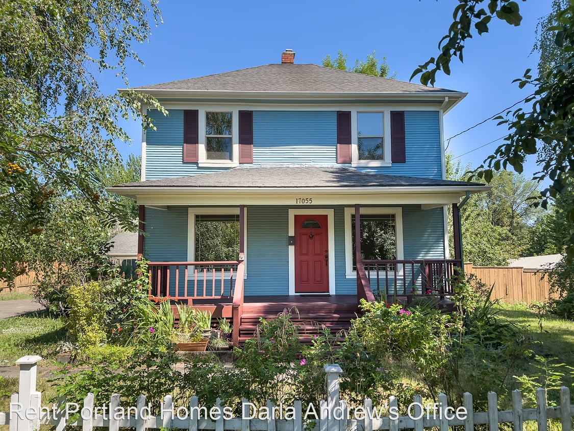 4 br, 2 bath House 17055 SW Florence Street House Rental in Aloha