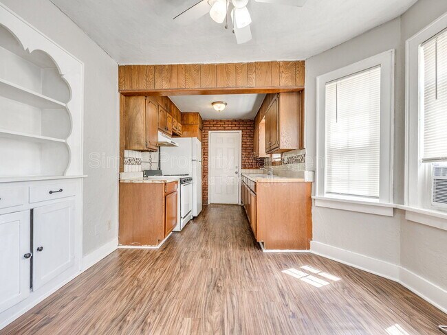 Foto del edificio - 1524 SW Binkley St