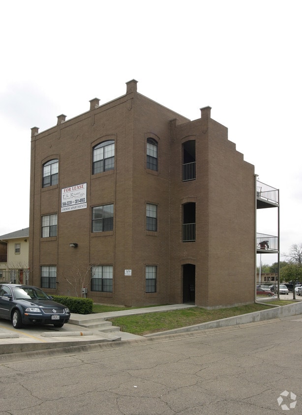 Foto principal - 303-309 W Hickory St
