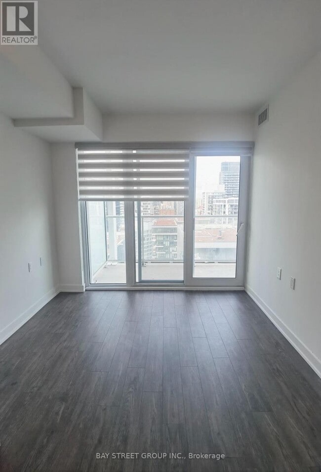 Building Photo - 88 Queen St E