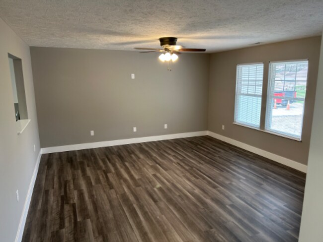 Building Photo - 297 Kellner Ave
