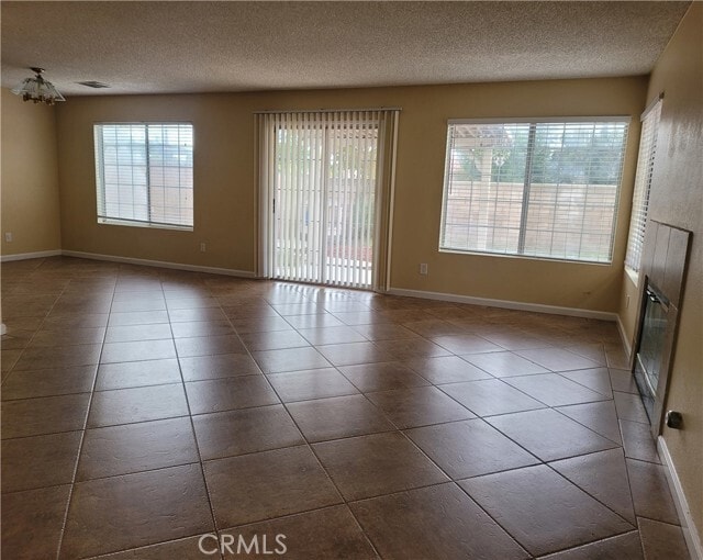 Foto del edificio - 6682 Austin Ct