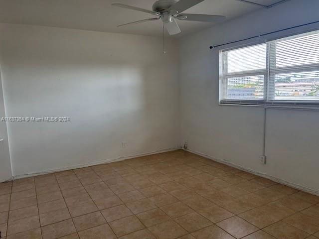Building Photo - 5050 Bayview Dr