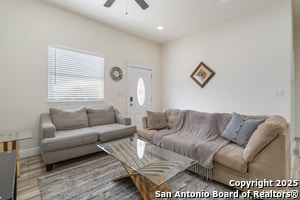 Foto del edificio - 567 Hummingbird Hill