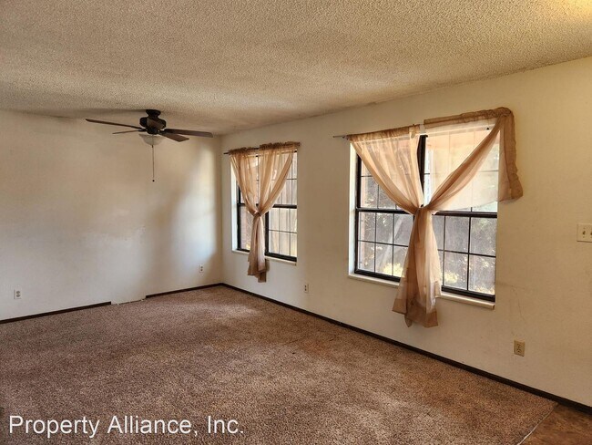 Foto del edificio - 2 br, 1 bath House - 6470 Newcombe Court