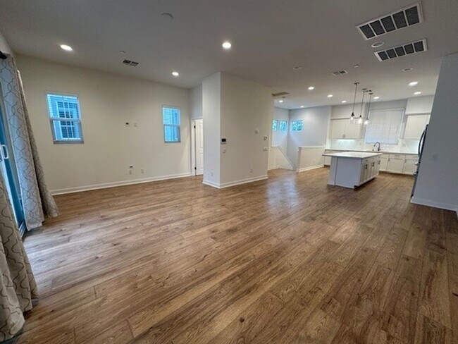Foto del edificio - 8315 N Peyton Way