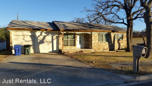 Building Photo - 3 br, 1.5 bath House - 2105 Liberty St.