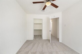 Building Photo - 9410 Calwood Cir