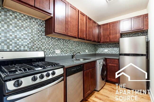 Building Photo - 555 W Arlington Pl