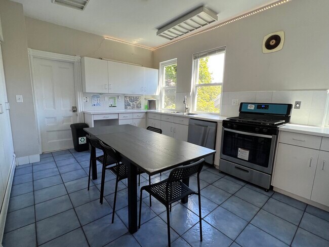 Foto del edificio - 1000 Memorial Dr