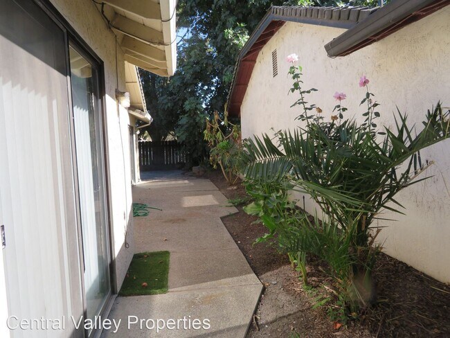 Building Photo - 3 br, 2 bath House - 5888 Land View Drive
