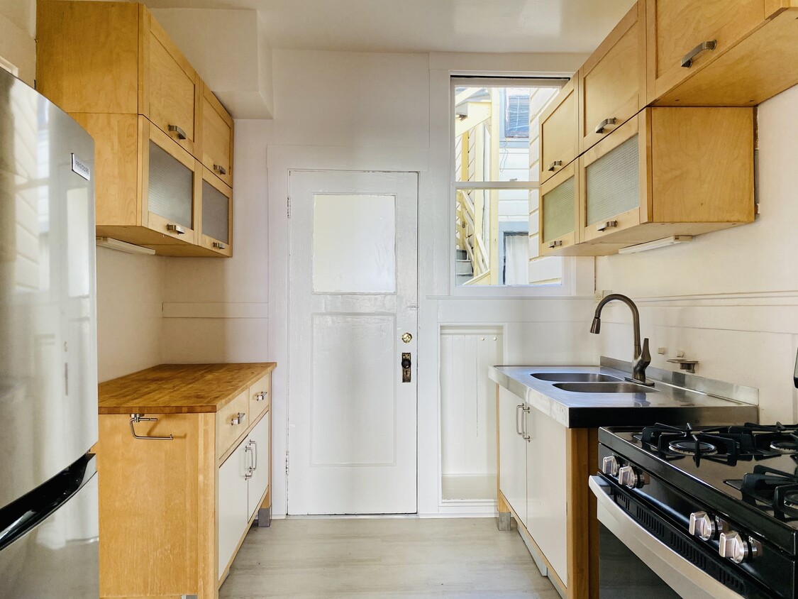 Primary Photo - 202 Kirkham St