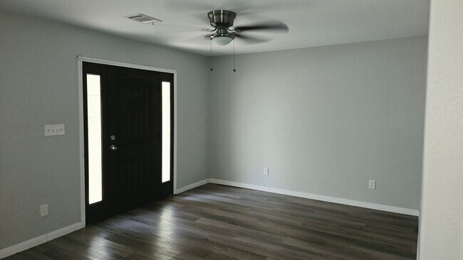 Foto del edificio - 1214 Carby Rd