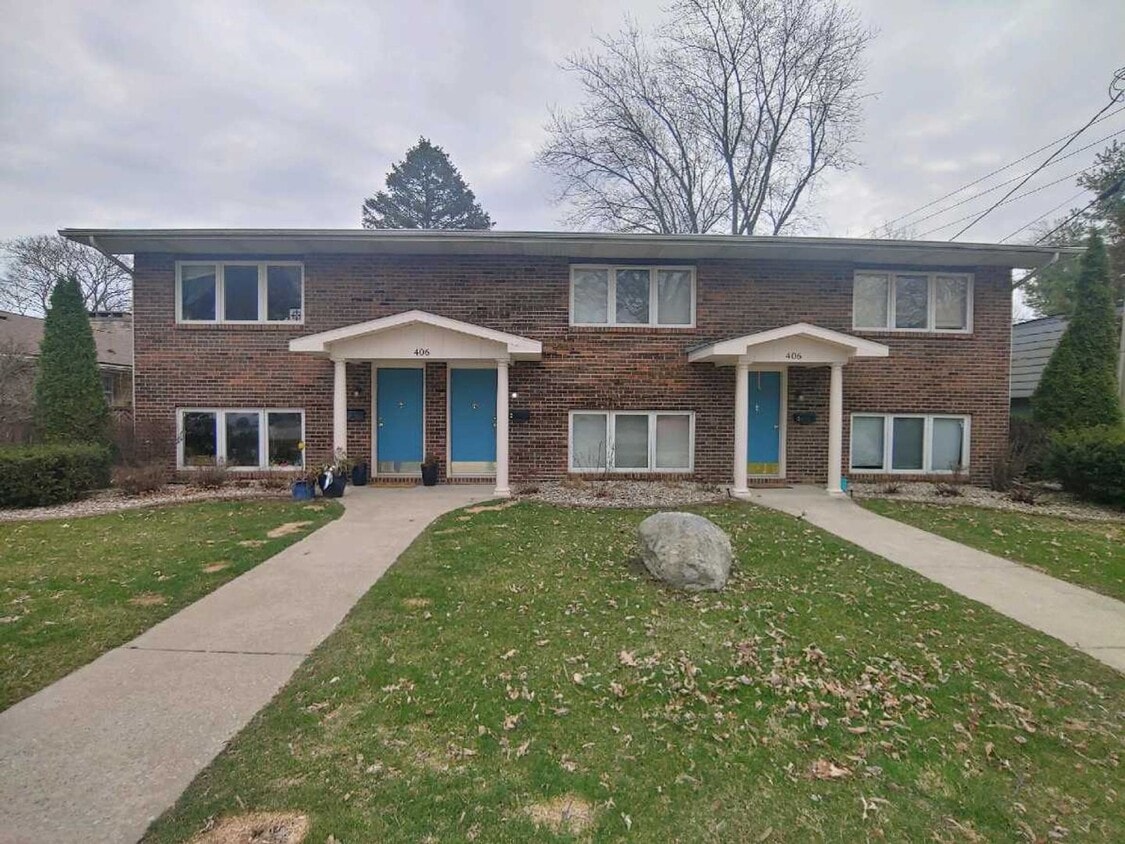 Primary Photo - 406 College Ave