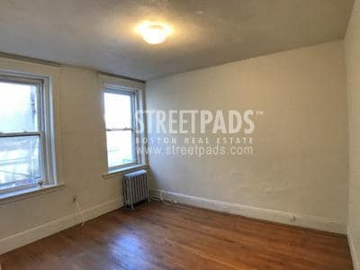 Photo - bedroom in Boston MA 02215 Apartment