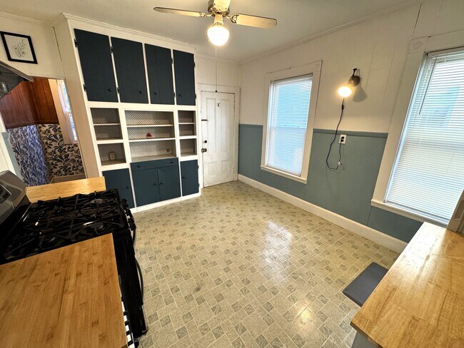 Building Photo - 377 Highland Ave