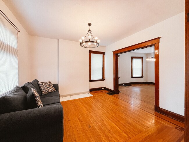 Foto del edificio - 3550 Woodburn Ave