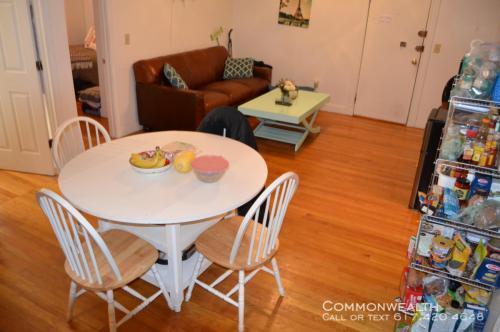 Foto del edificio - Whole Foods Area Brighton 4 bed 2 bath 9/1