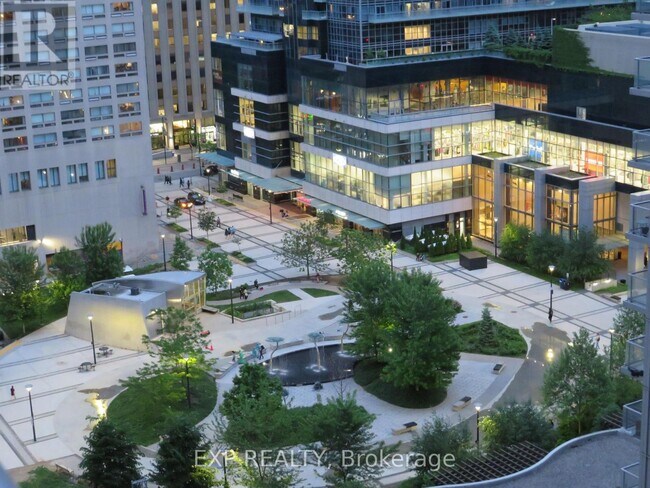 Photo du bâtiment - 763-1763 Bay St.