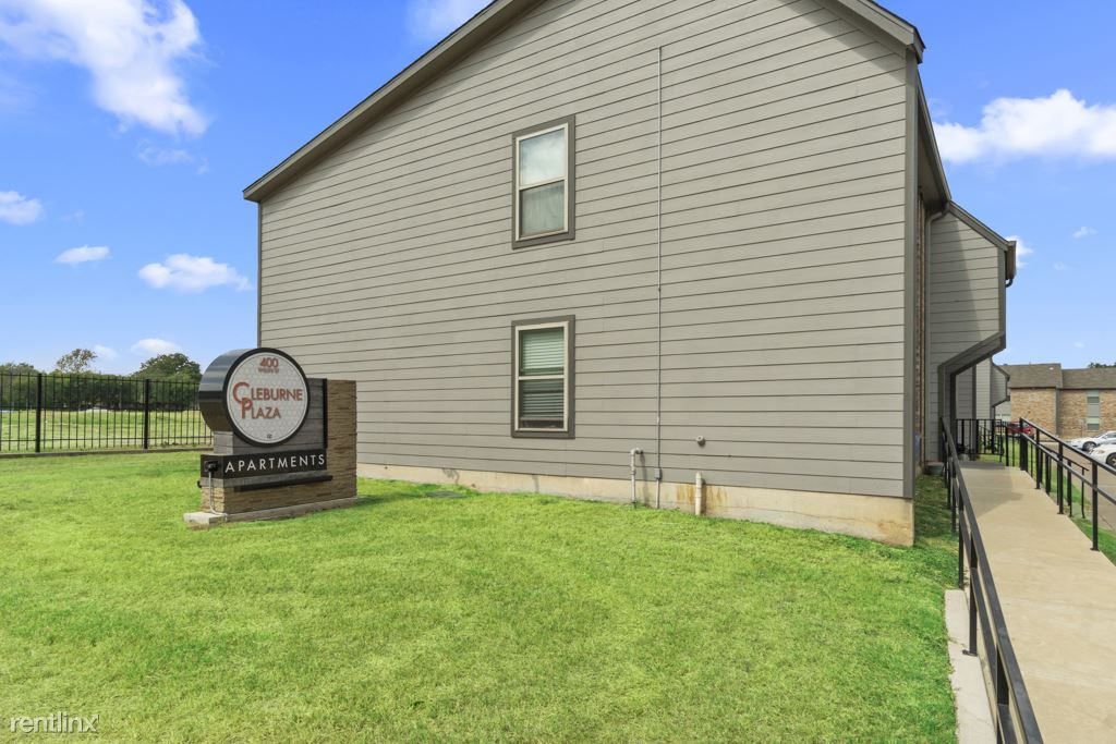 Primary Photo - 3 br, 1.5 bath Apartment - Cleburne Plaza C