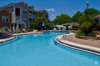Building Photo - 2801 Chancellorsville Dr