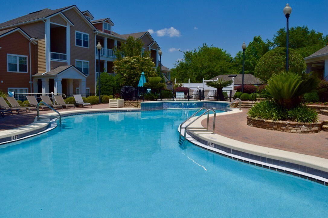 Foto principal - Resort Style Living @ Barrington Park - 2n...