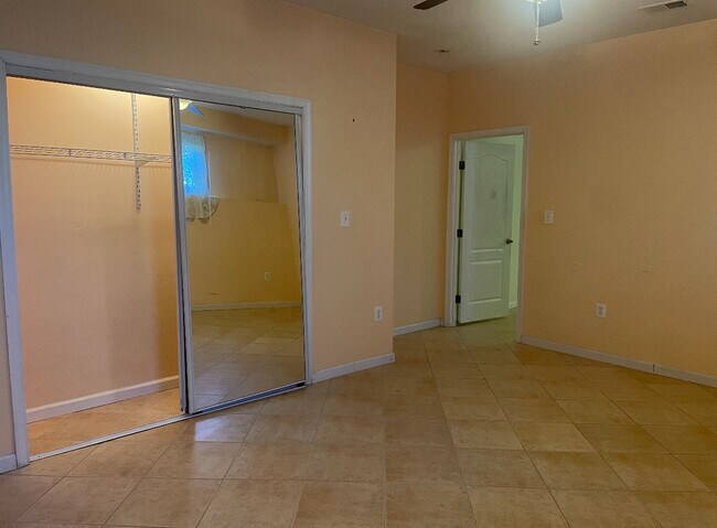 Foto del edificio - 8323 Robey Ave