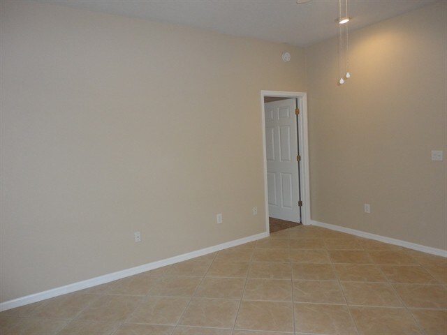 Building Photo - 8845 Cypress Hammock Dr