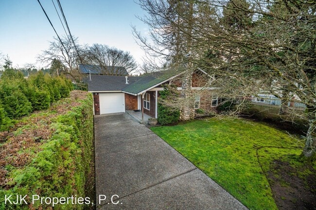 Building Photo - 3 br, 2 bath House - 14900 SE Woodland Way