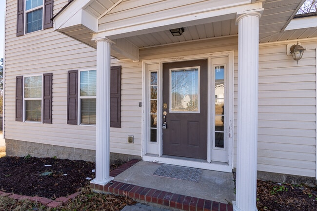 Building Photo - 700 Keyes Dr