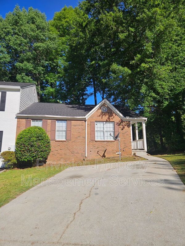 Foto del edificio - 6388 Charter Way