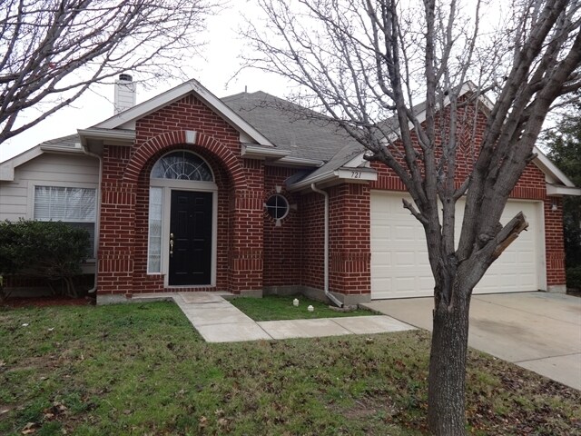 Primary Photo - 721 Silverbrook Drive