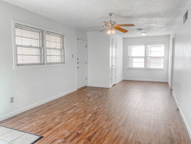 Foto del edificio - 2 bed 2 bath
