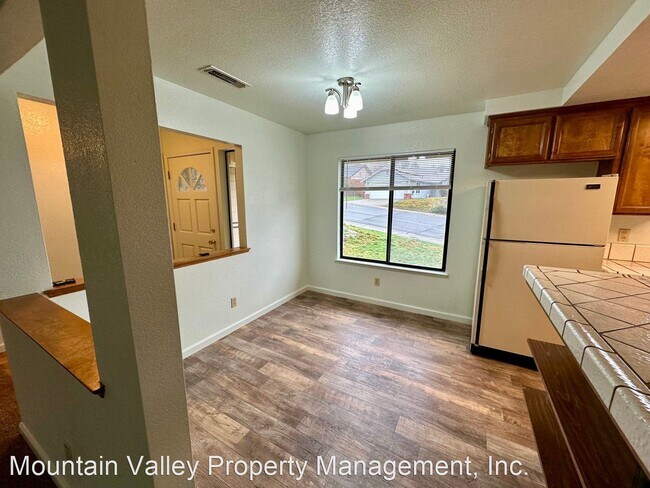 Building Photo - 3 br, 2 bath House - 178 Cypress Hills Drive