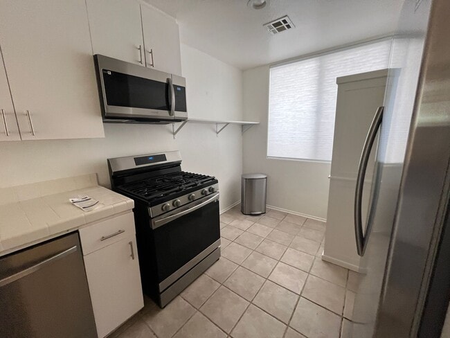 Interior Photo - 16117s