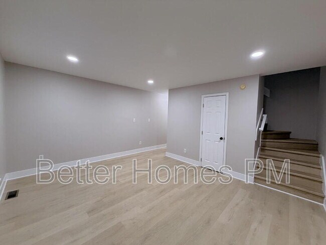 Foto del edificio - 104 Stowe Pl