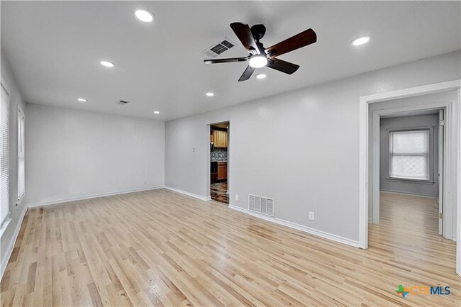 Building Photo - 1204 Toliver St